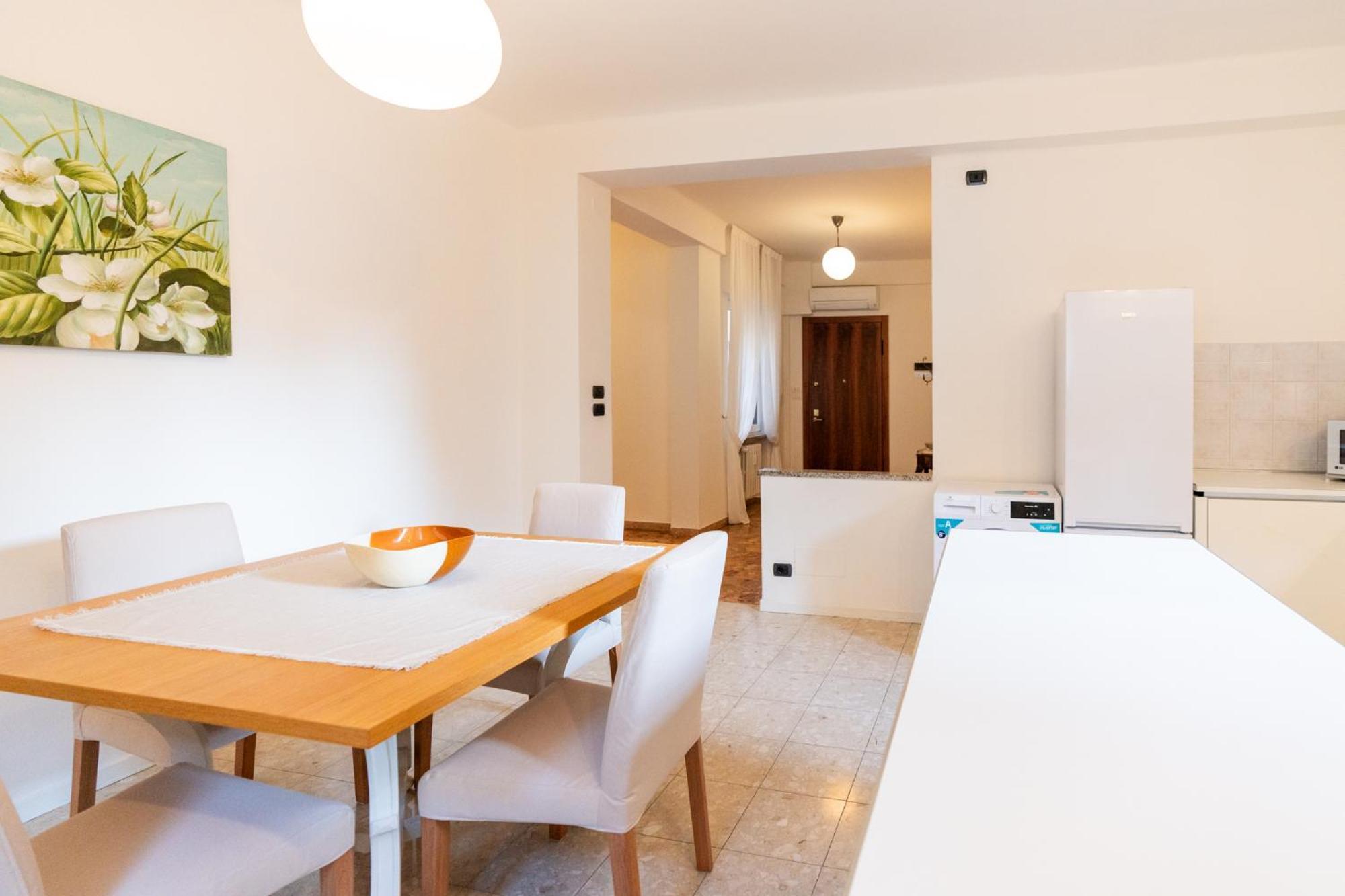 Domus Verona - Elegante Residenza Con Affaccio Su Porta Leoni Номер фото