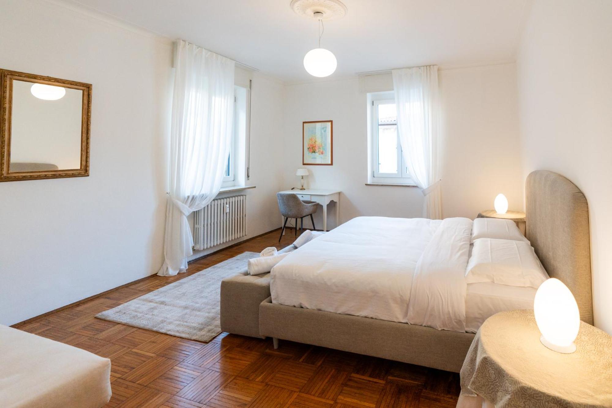 Domus Verona - Elegante Residenza Con Affaccio Su Porta Leoni Номер фото